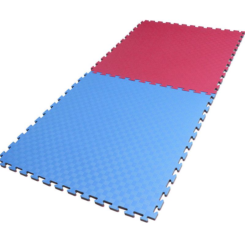 Suelo tatami puzzle grosor 4 cm. plancha de 1 m x 1 m. borde liso  (desmontable) (rojo/azul)…